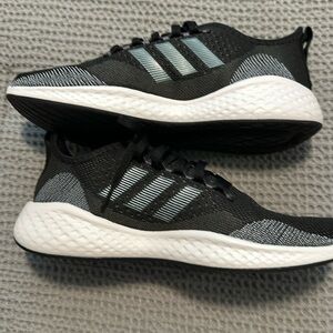 Adidas Bounce Shoe